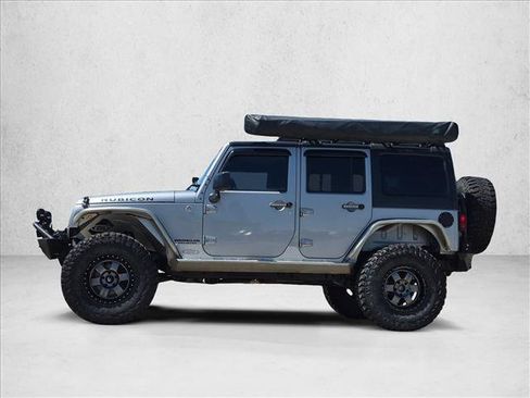 Used 2015 Jeep Wrangler Unlimited Rubicon w/ Connectivity Group AWD/4WD image 8