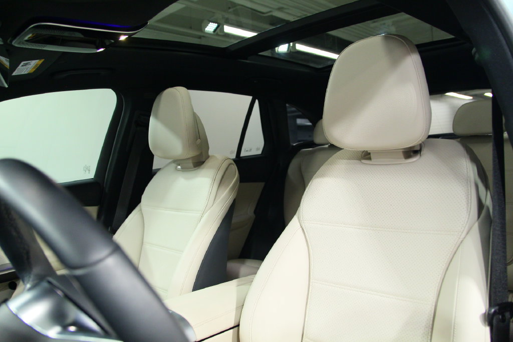 Certified 2025 Mercedes-Benz GLC 300 image 7
