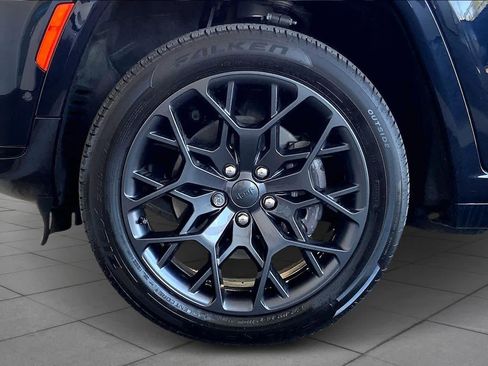 Used 2024 Jeep Grand Cherokee L Summit image 11
