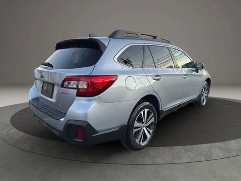 Used 2018 Subaru Outback 2.5i Limited image 5