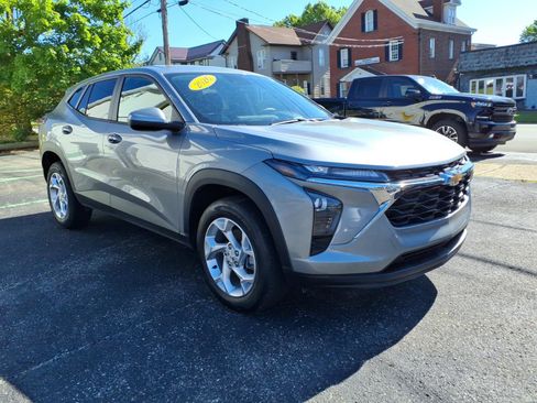 Certified 2026 Chevrolet Trax LS w/ LS Convenience Package FWD image 1