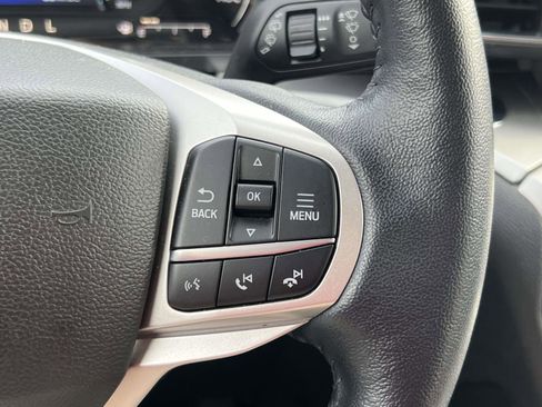 Used 2022 Ford Explorer XLT w/ Equipment Group 202A image 22