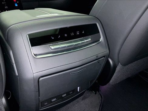 Used 2025 Cadillac Escalade Sport AWD/4WD image 31