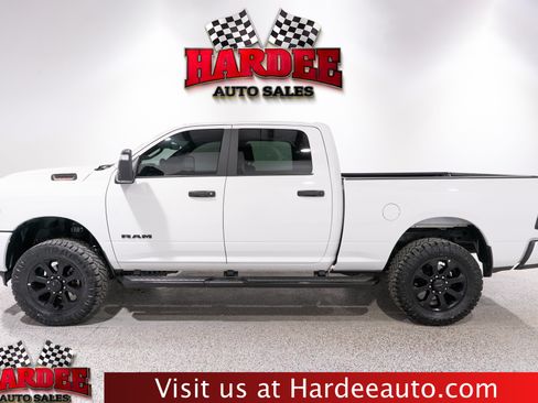 Used 2025 RAM 2500 Big Horn AWD/4WD image 1