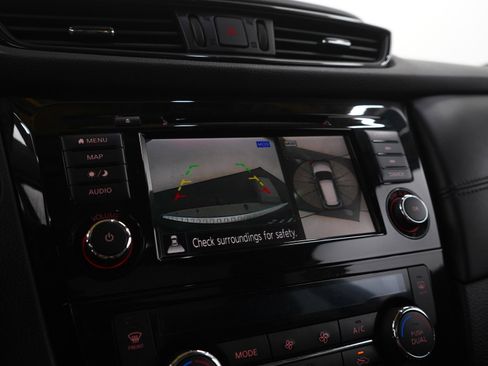 Used 2020 Nissan Rogue SL w/ Premium Package image 29