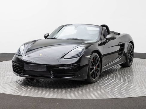 Used 2017 Porsche 718 Boxster S RWD image 2