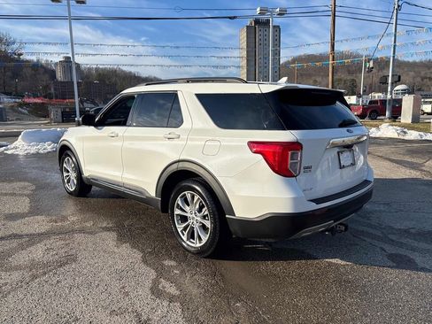 Used 2021 Ford Explorer XLT w/ Equipment Group 202A image 3