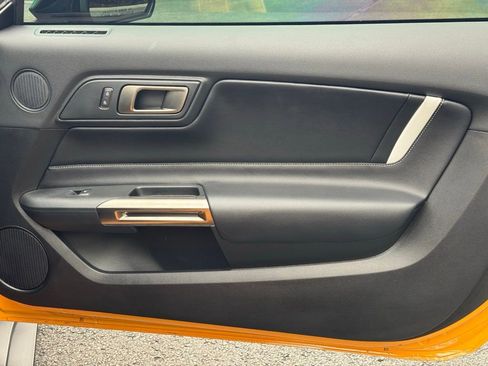 Used 2022 Ford Mustang Shelby GT500 w/ Technology Package image 73