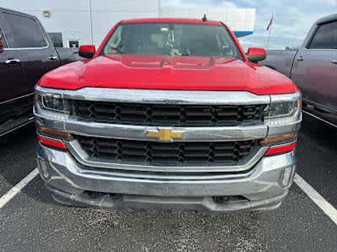 Used 2018 Chevrolet Silverado 1500 LT w/ All Star Edition image 4