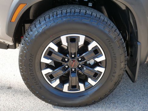 Certified 2023 Nissan Frontier PRO-4X w/ Pro Convenience Package image 15