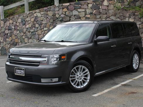 Used 2017 Ford Flex SEL w/ Equipment Group 202A image 2