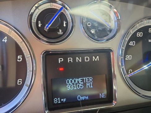 Used 2012 Cadillac Escalade Luxury image 22