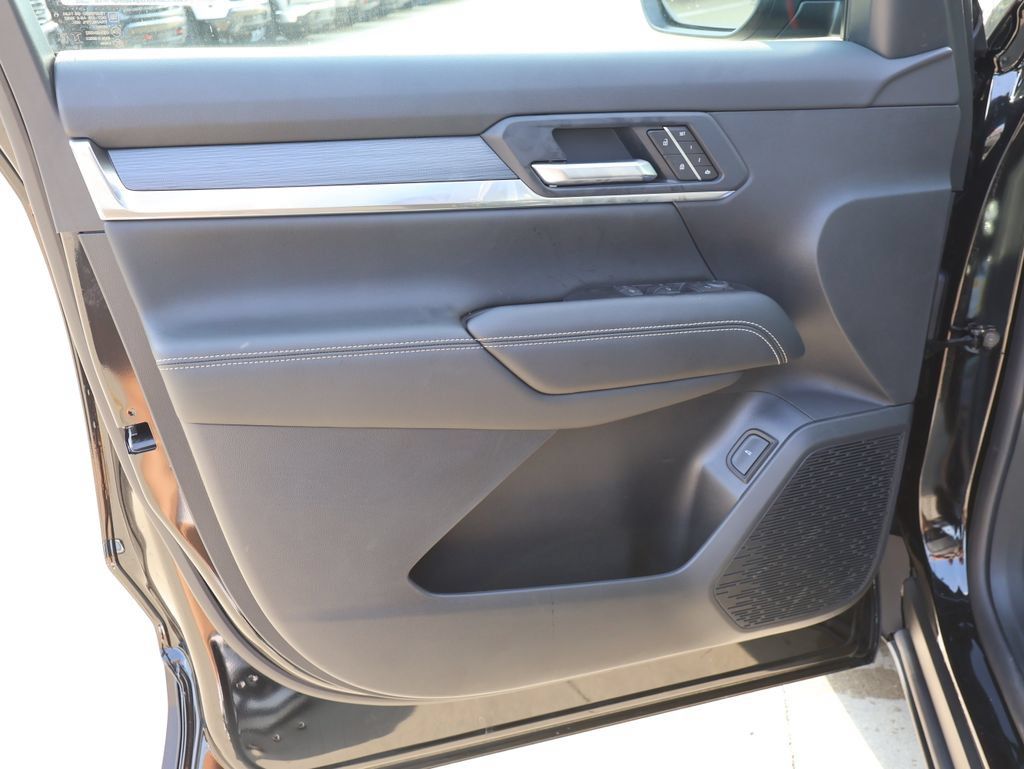 New 2027 GMC Terrain Elevation w/ Elevation Premium Package AWD/4WD image 11