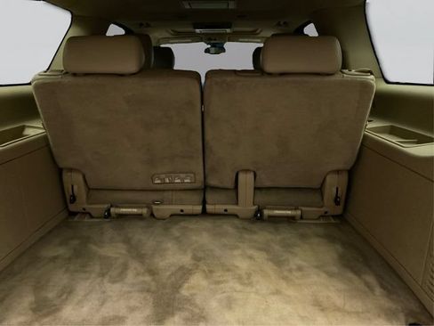 Used 2012 Chevrolet Suburban LT AWD/4WD image 15
