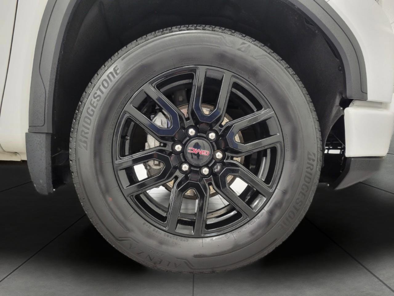 Used 2024 GMC Sierra 1500 Elevation AWD/4WD image 4