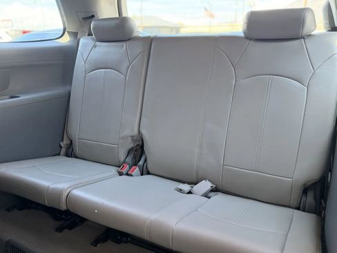 Used 2014 GMC Acadia SLT image 16