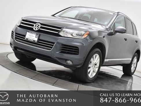Used 2014 Volkswagen Touareg Sport AWD/4WD image 14