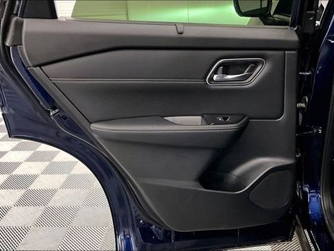 New 2025 Nissan Rogue Platinum w/ Platinum Premium Package image 32