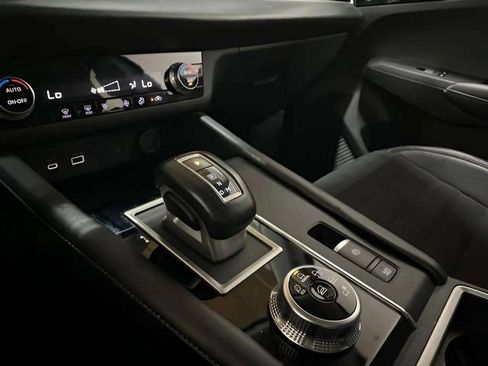 Used 2024 Mitsubishi Outlander SE FWD image 50