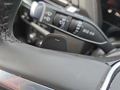 Used 2025 GMC Yukon Denali image 47