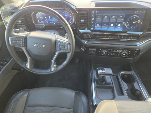 Used 2024 Chevrolet Silverado 1500 ZR2 w/ Technology Package image 29