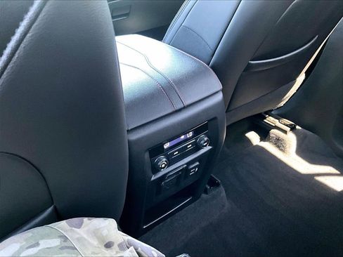 Used 2023 Chevrolet Traverse RS AWD/4WD image 10