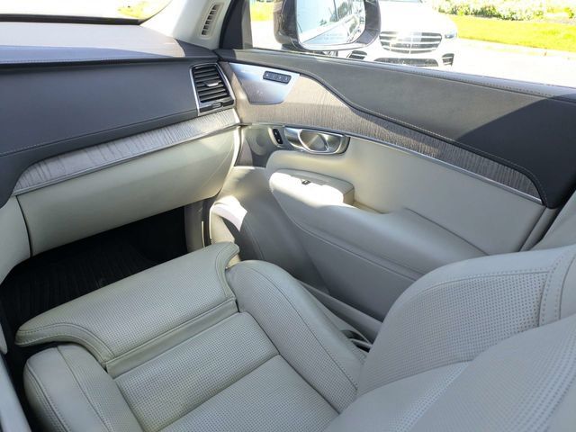 Used 2023 Volvo XC90 B6 Ultimate AWD/4WD image 21