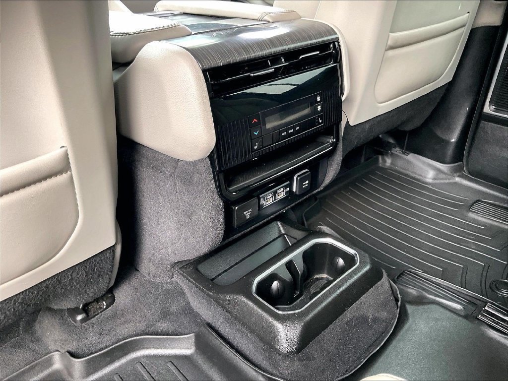 Used 2023 Jeep Wagoneer Series II w/ Convenience Group I AWD/4WD image 29