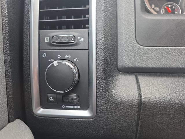 Used 2016 RAM 1500 Classic SLT RWD image 26