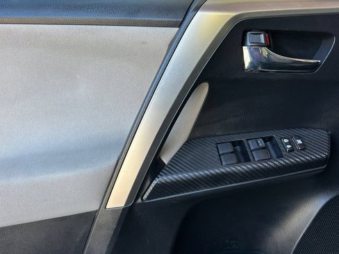 Used 2015 Toyota RAV4 XLE AWD/4WD image 12