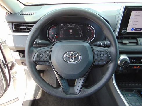 Used 2025 Toyota RAV4 XLE image 15