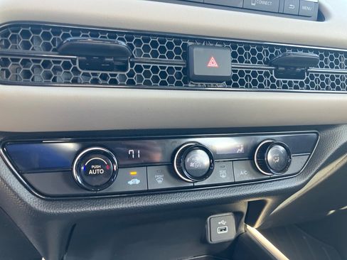 Certified 2023 Honda HR-V LX image 18