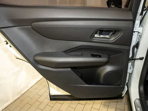 Certified 2023 Nissan Ariya AWD image 10