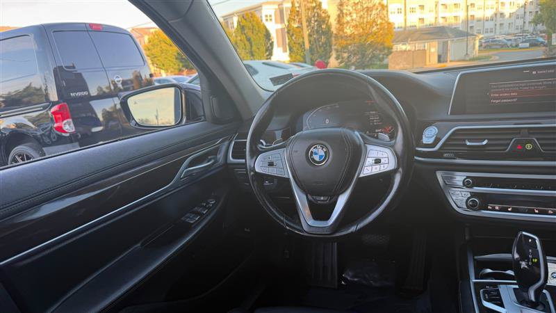 Used 2021 BMW 740i xDrive AWD/4WD image 28