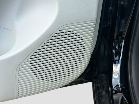 New 2026 Hyundai Kona SEL Premium image 18