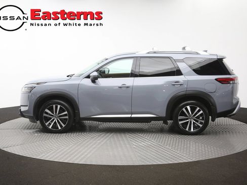 Used 2024 Nissan Pathfinder Platinum w/ Black Appearance Package AWD/4WD image 64
