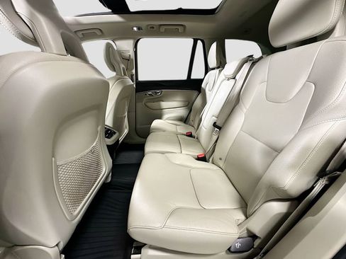 Used 2020 Volvo XC90 T5 Momentum w/ Protection Package Premier image 26