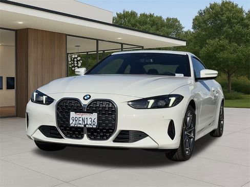 Used 2025 BMW 430i Coupe w/ Premium Package image 2