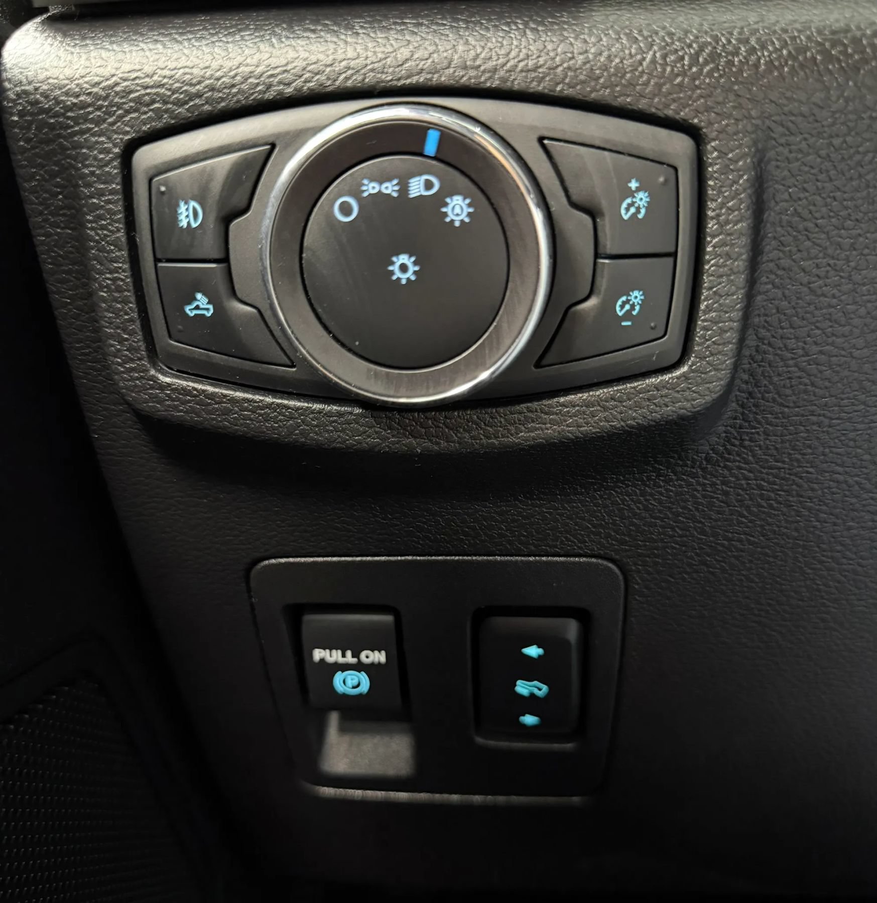 Used 2019 Ford F150 XLT w/ Equipment Group 302A Luxury AWD/4WD image 28