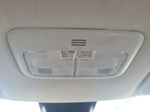 Used 2018 Toyota Corolla LE image 19