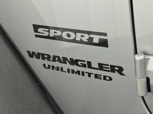 Used 2015 Jeep Wrangler Unlimited Sport w/ Quick Order Package 24S AWD/4WD image 36