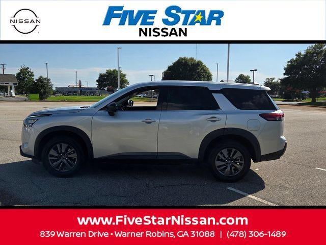 Used 2024 Nissan Pathfinder S FWD image 4