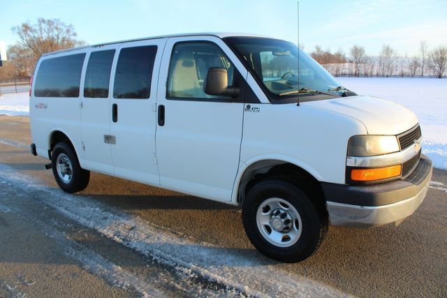 Used 2012 Chevrolet Express 2500 LT w/ LT Preferred Equipment Group RWD image 4