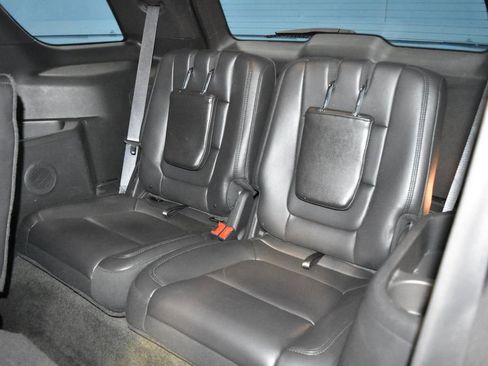 Used 2014 Ford Explorer XLT w/ Equipment Group 202A image 18