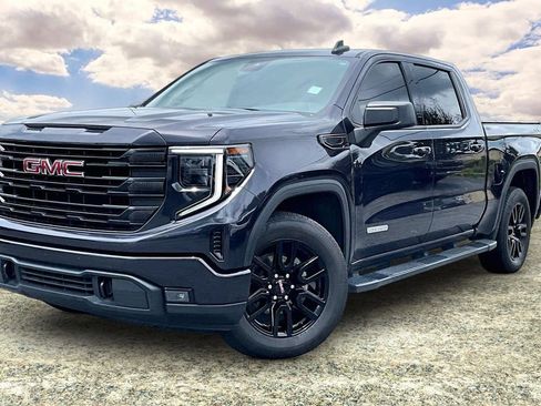 Used 2024 GMC Sierra 1500 Elevation AWD/4WD image 3