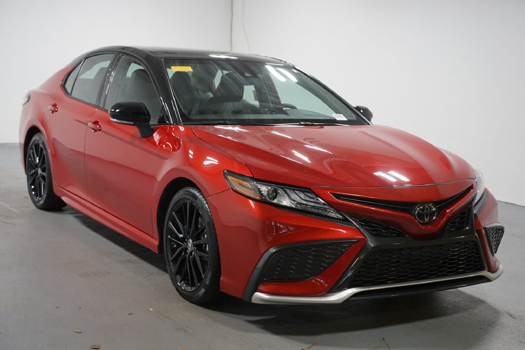 Certified 2023 Toyota Camry XSE FWD image 3