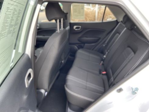 Used 2025 Hyundai Venue SEL image 46