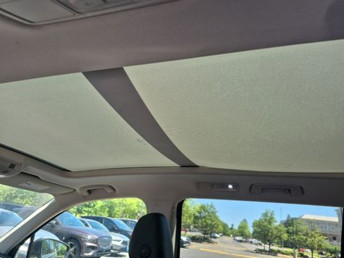 Used 2019 Volkswagen Tiguan SEL AWD/4WD image 8