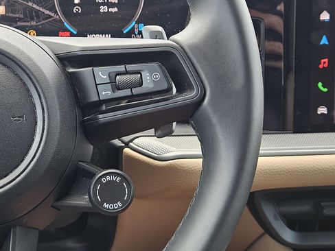 Certified 2026 Porsche Cayenne AWD/4WD image 27