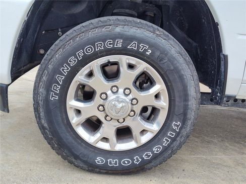 Used 2024 RAM 2500 Laramie AWD/4WD image 11